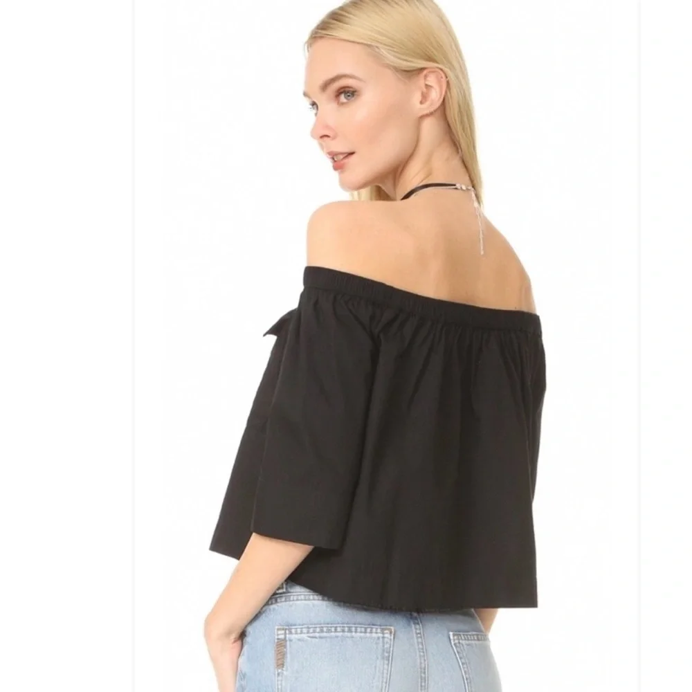 Free People Head Over Heels Off The Shoulder Top. NWT. $R78. Size Med Black